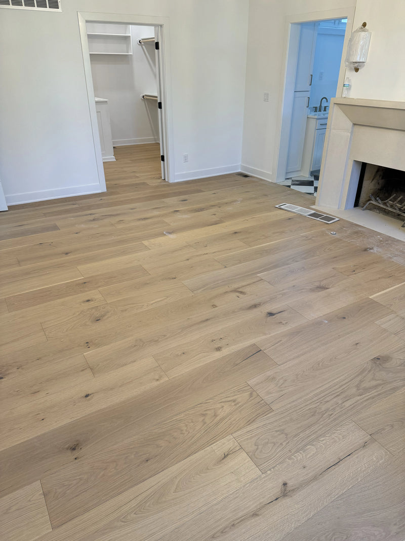 Herringbone landing, natural oak